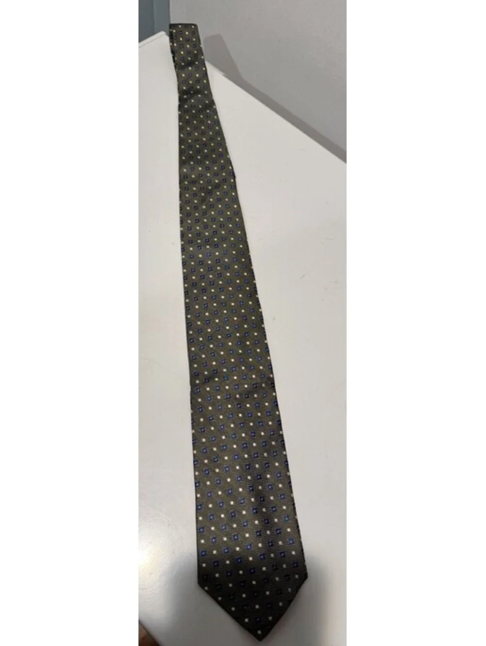 Tommy Hilfiger Necktie Tie Gray Blue White Dressed Up or Casual Style Fit